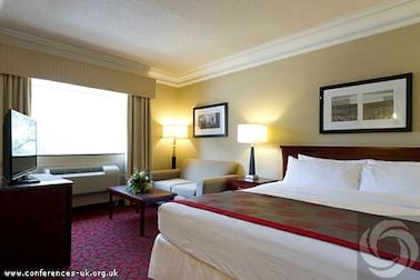 Ramada Plaza Downtown Toronto Hotel with Suites
