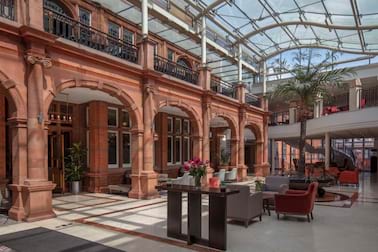 WorldHotels Distinctive The Crown London