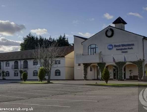 Everglades Park Hotel