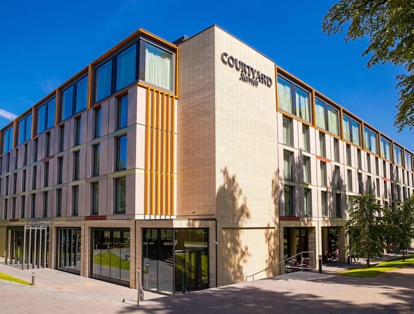 Courtyard Edinburgh West