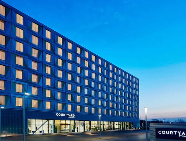 Courtyard Luton Airport