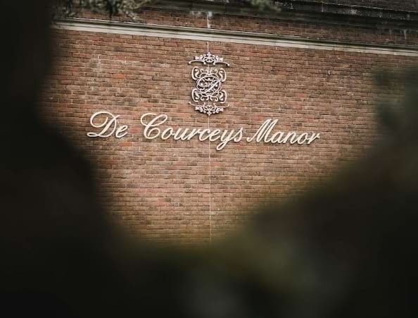 De Courceys Manor