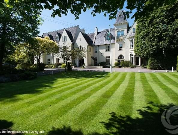 Glen yr Afon House Hotel