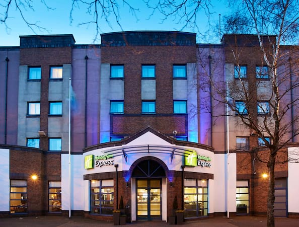 Holiday Inn Express Belfast Queens Quarter