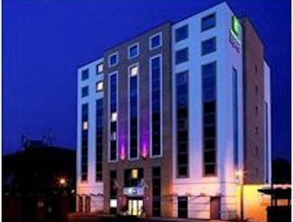 Holiday Inn Express London Watford Junction