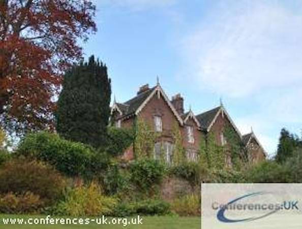 Lands of Loyal Hotel