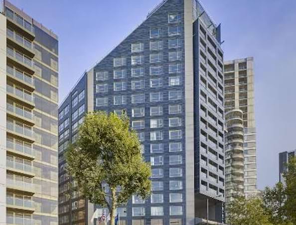 Park Plaza Riverbank