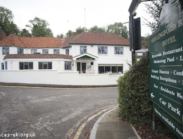 Shillingford Bridge Hotel