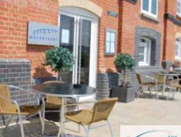 The Waterfront Bar Bistro