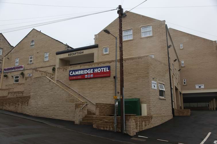 Cambridge Hotel Huddersfield