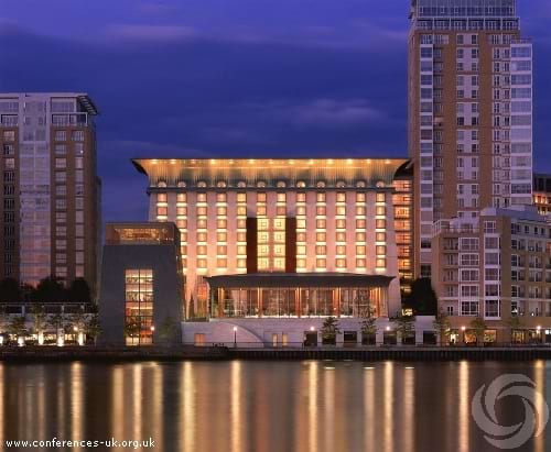 Canary Riverside Plaza