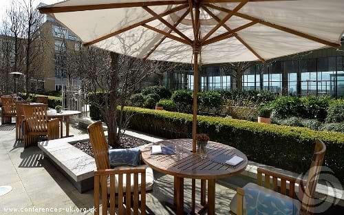 Canary Riverside Plaza