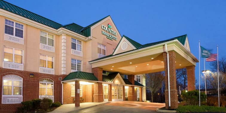 Country Inns and Suites Cambridge Minnesota