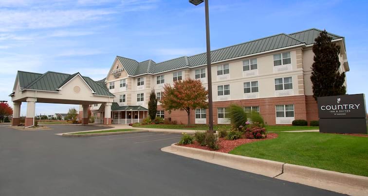Country Inns and Suites Dundee