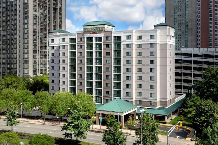 Courtyard Jersey City Newport