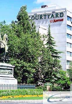 Courtyard Paris Neuilly