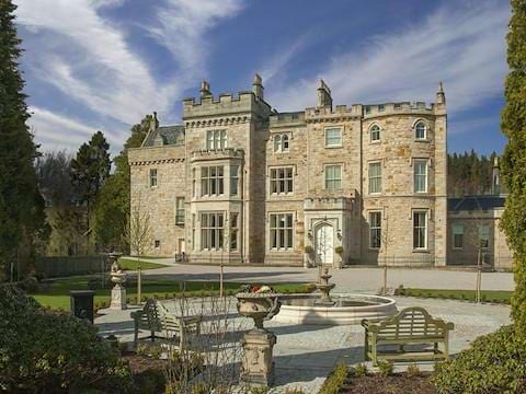 Crossbasket Castle Hotel
