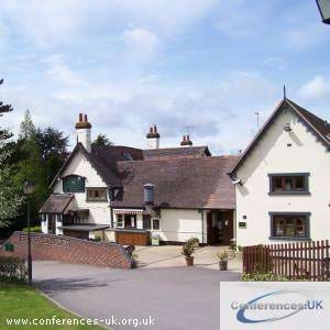 Golden Lion Hotel Rugby