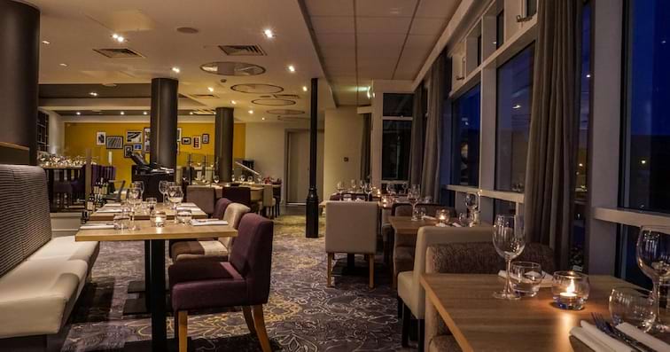 Holiday Inn Ellesmere Port Cheshire Oaks