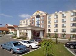 Holiday Inn Express Hotel and Suites Erie Summit Township