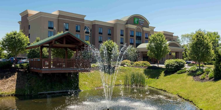 Holiday Inn Express Hotel and Suites Rochester Webster