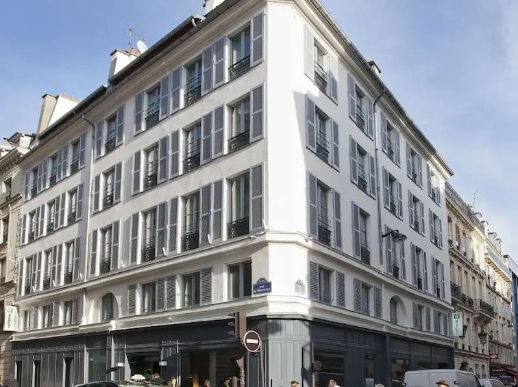 Holiday Inn Garden Court  PARIS-ELYSEES