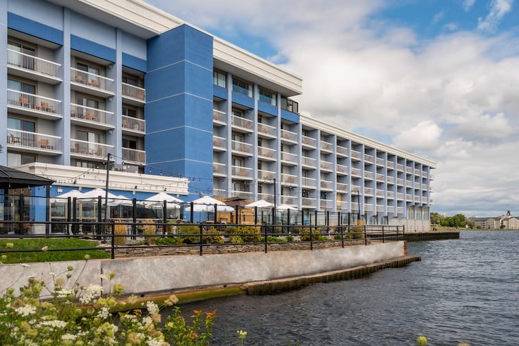 Holiday Inn Kingston-Waterfront