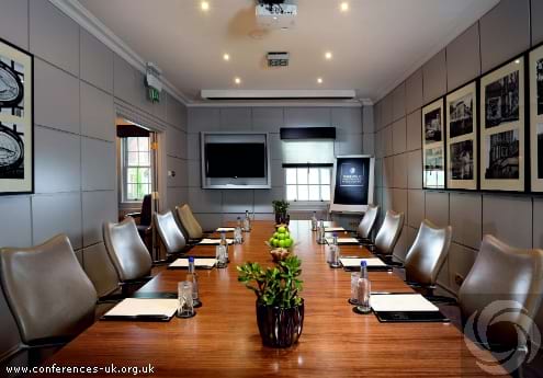 Macdonald Compleat Angler Marlow