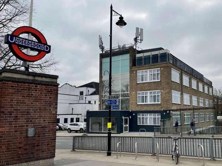 NORTHFIELDS EALING HOTEL