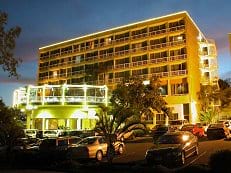 Rydges Gladstone Hotel
