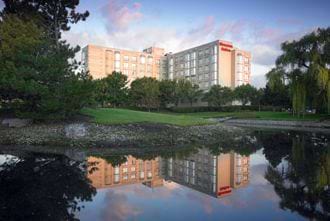 Sheraton Suites Chicago Elk Grove US